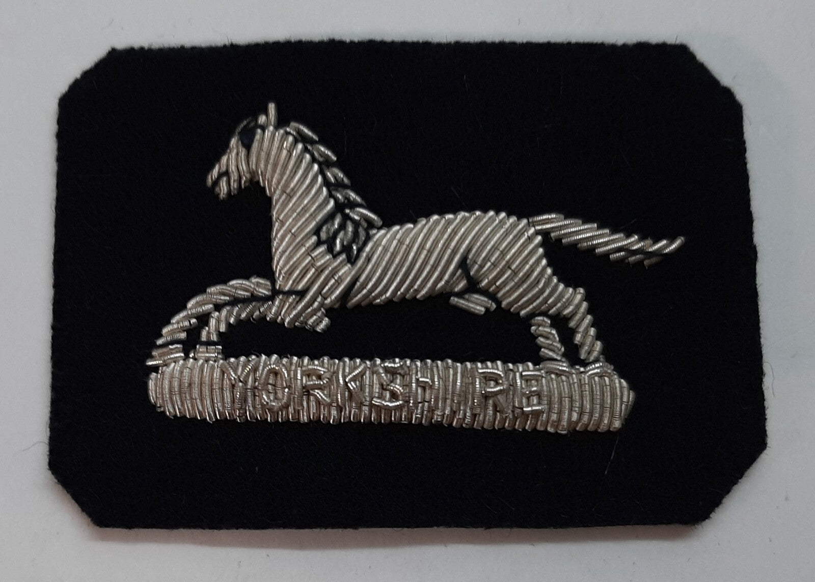 Prince of Wales Own Yorkshire Regiment Beret Badge Silver Wire on Black NOS
