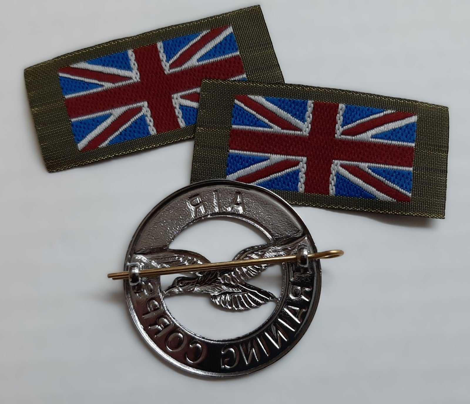 ATC Cap Badge (Air Training Corps) & UK Shoulder / Arm Flags
