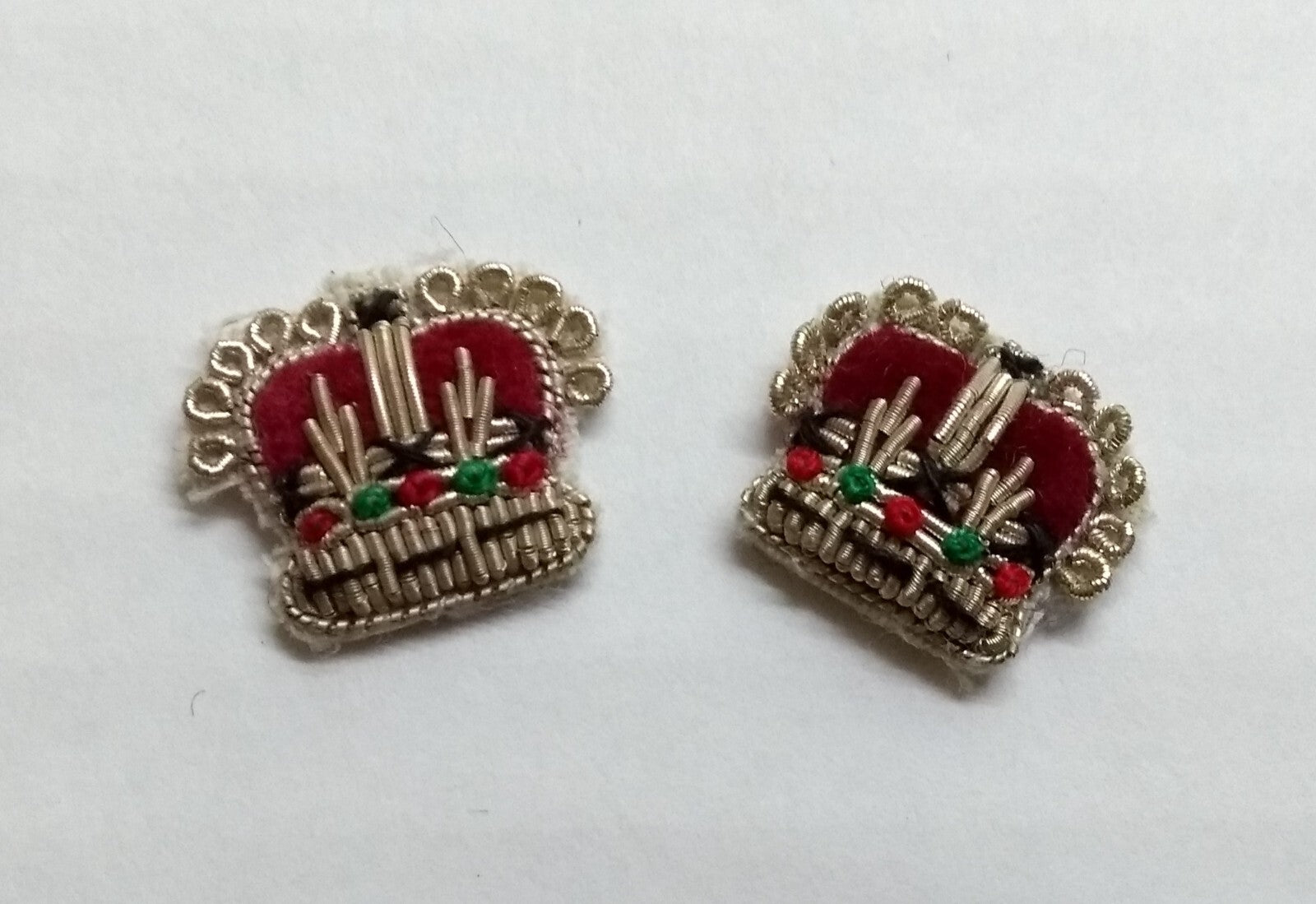 Army Silver Crowns Gilt With Crimson Padding Hand Embroidered Insignia 1/2" 1 Pr