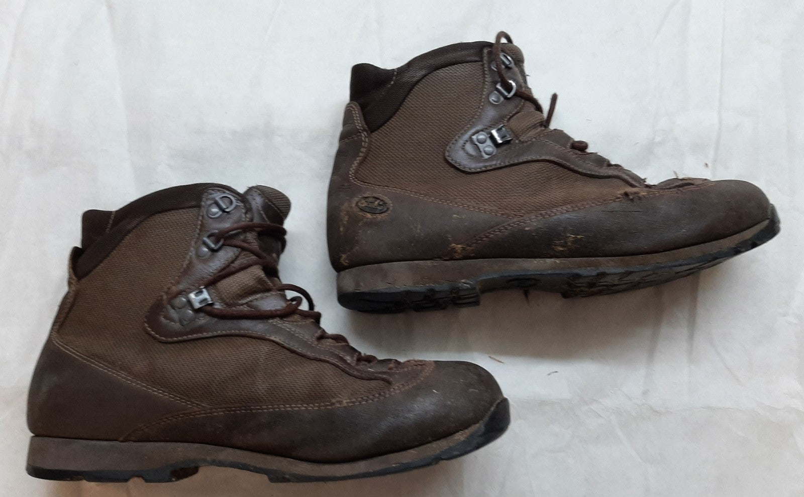 AKU MVP Boots Lined GTX Combat With Vibram Soles Genuine British Army Spec 10M