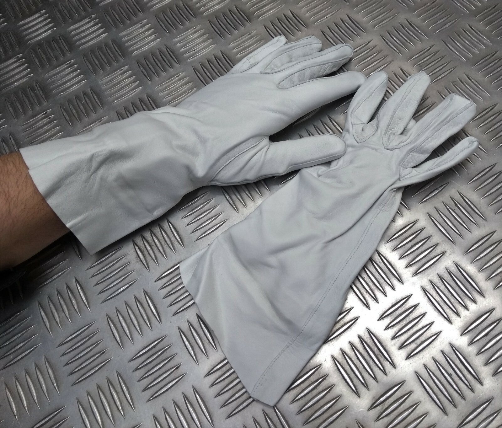 Water Resistant Gloves Undyed Leather British Specification Gauntlet