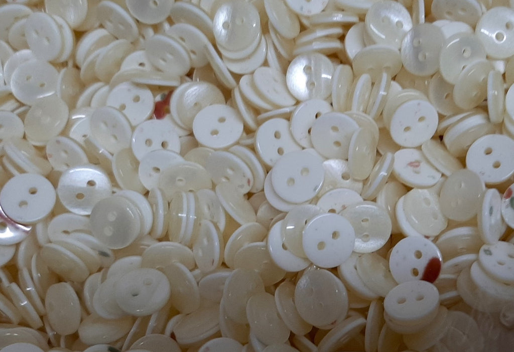 50 Vintage Buttons 2 Hole Shirt / Shank Anchors Pearlesque Cream 8.9mm old Stock