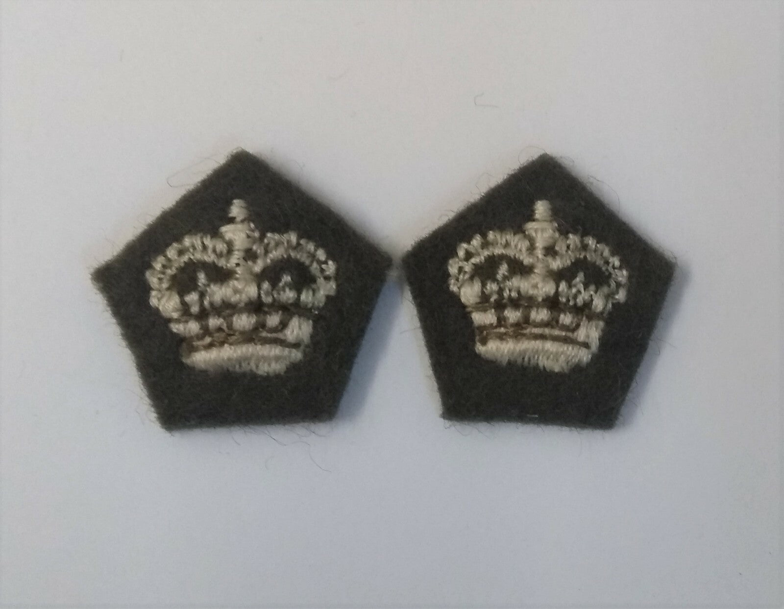 Genuine Vintage British Army No2 Dress Issue Small Rank Crowns on Khaki Pair NEW