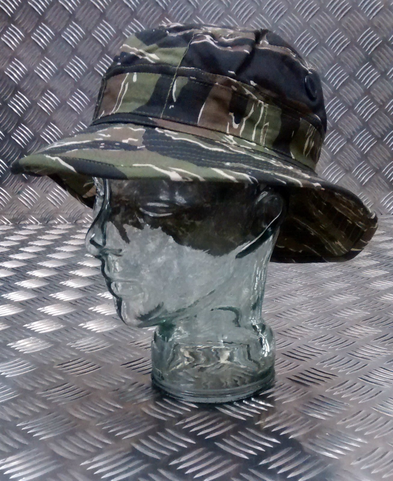 Military Style Special Forces Boonie Hat / Bush Hat Short Brim Tiger Camo - NEW
