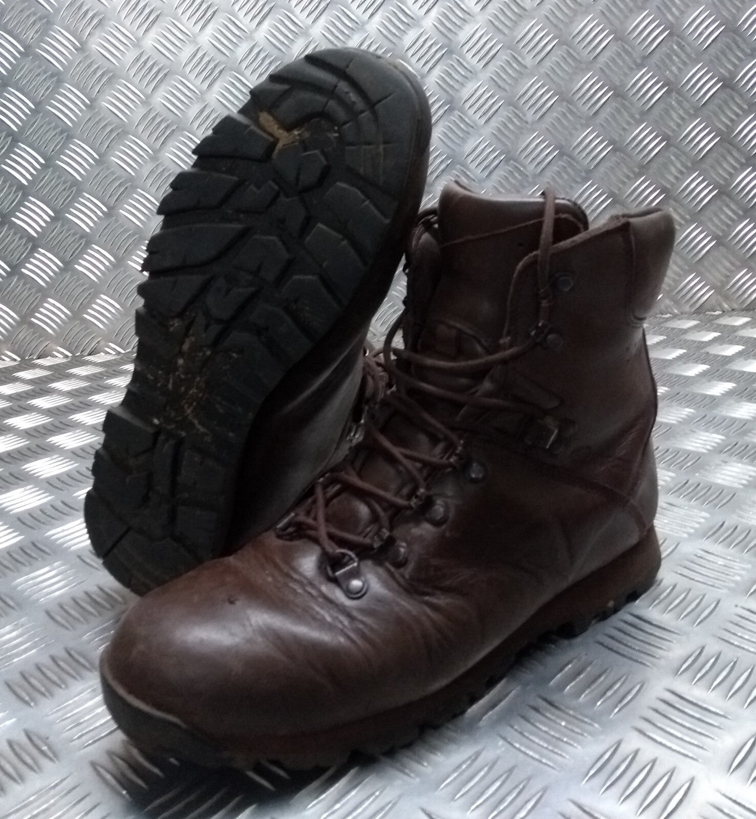Iturri Army Boots Brown Heavy Wear British Uniform Patrol & Desert Footwear