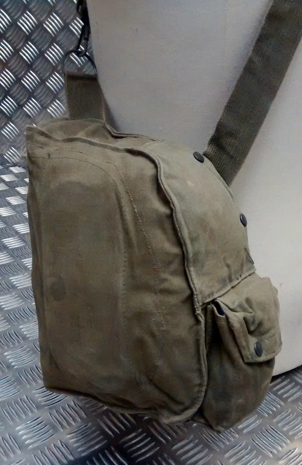 Vintage US MSA M17 Gas Bag Side Bag / Hip Bag USGI Vietnam
