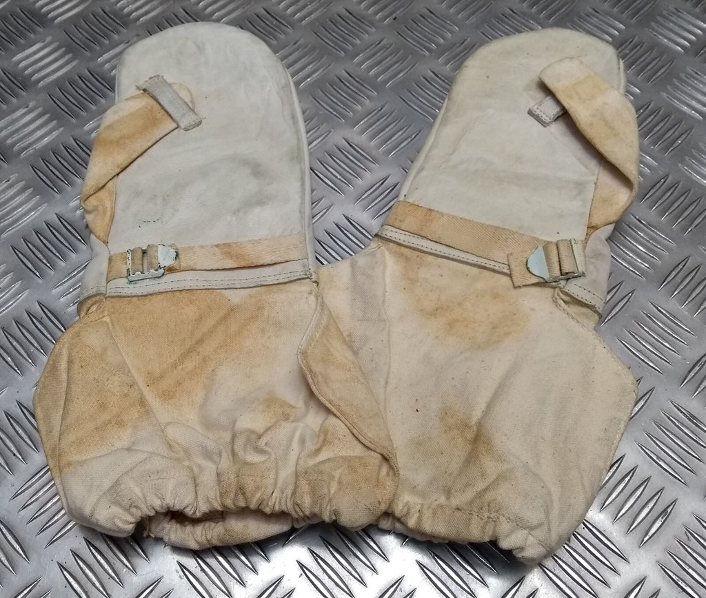 Vintage Arctic Mitts British Army issue Canvas & Chrome Leather & Trigger Finger