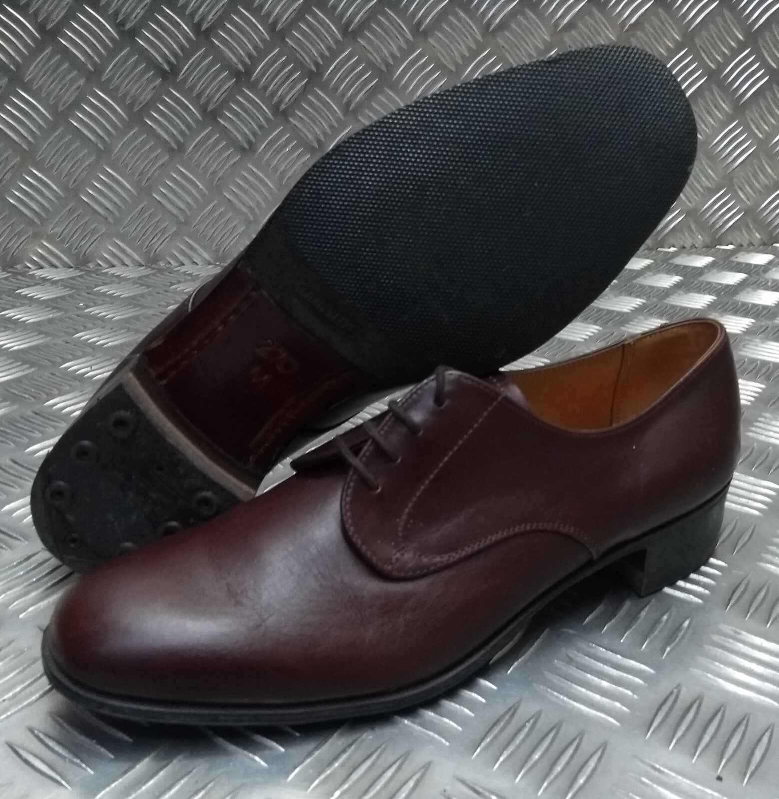 Gibson Shoes British Brown Leather Dress Size 270M UK8