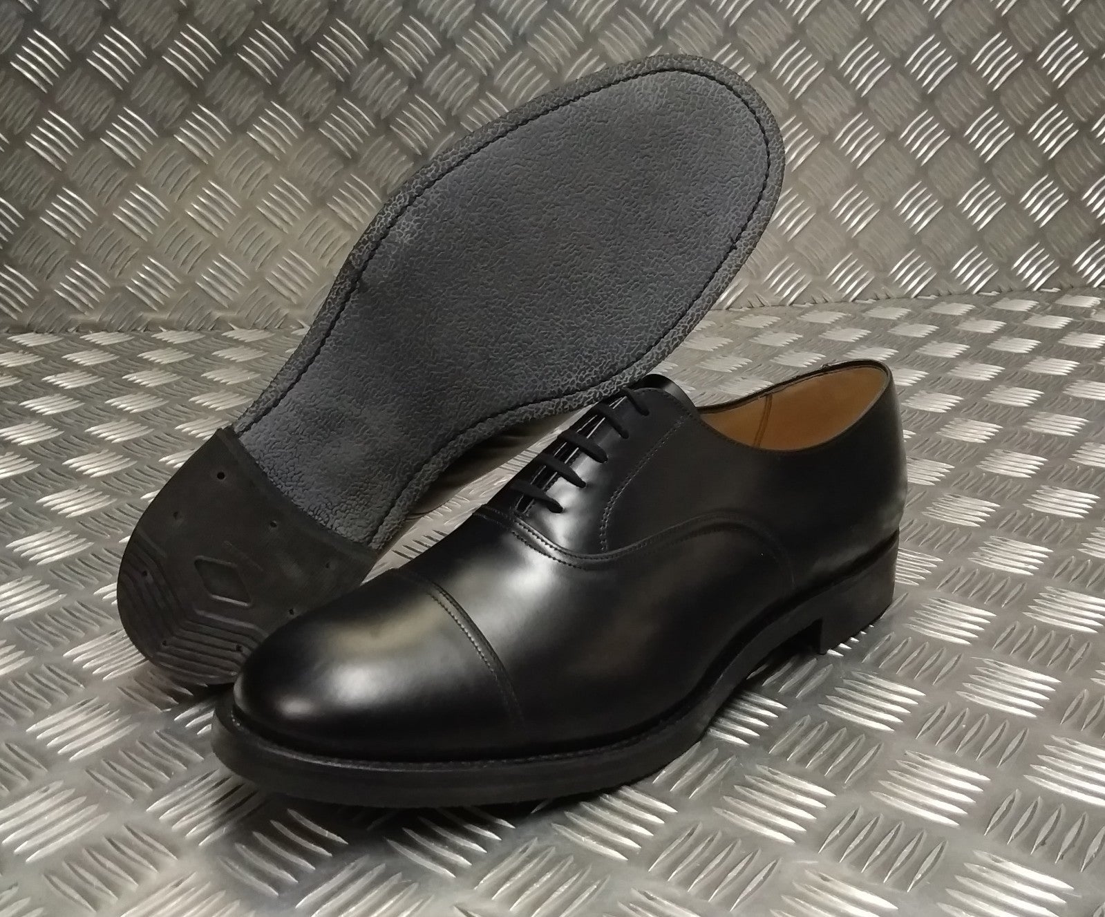 Genuine British Army Black Leather Mens PMS Service Shoes w Toe Caps Size 14M