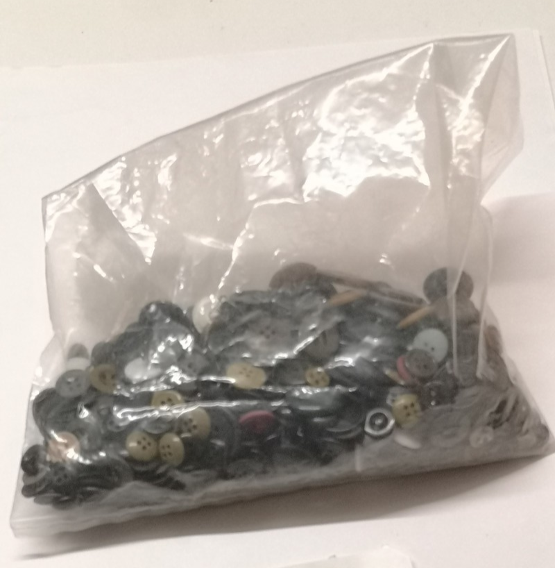 Vintage Style Unsorted Mixed Styles, Sizes & Colours Buttons 500g Lot#32