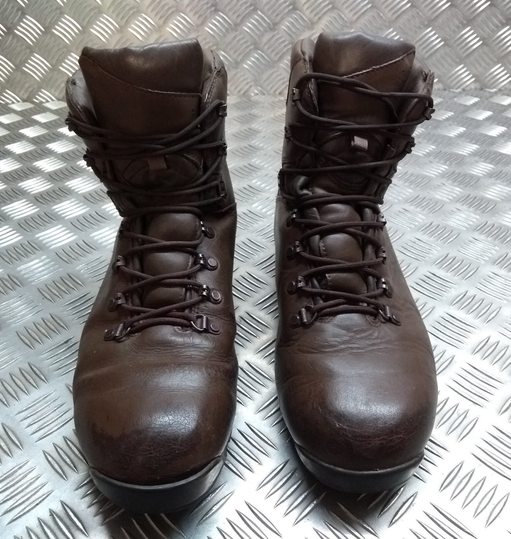 ITURRI Patrol Boots Army Tactical & Recognisance Lightweight UK 13M FAULTY