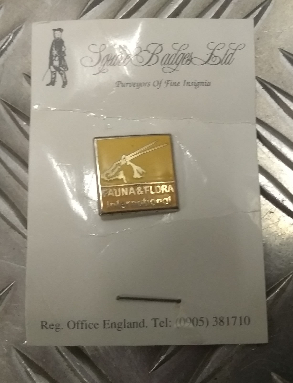 Genuine Vintage Collectors Fauna & Flora International Small Pin Badge - NEW