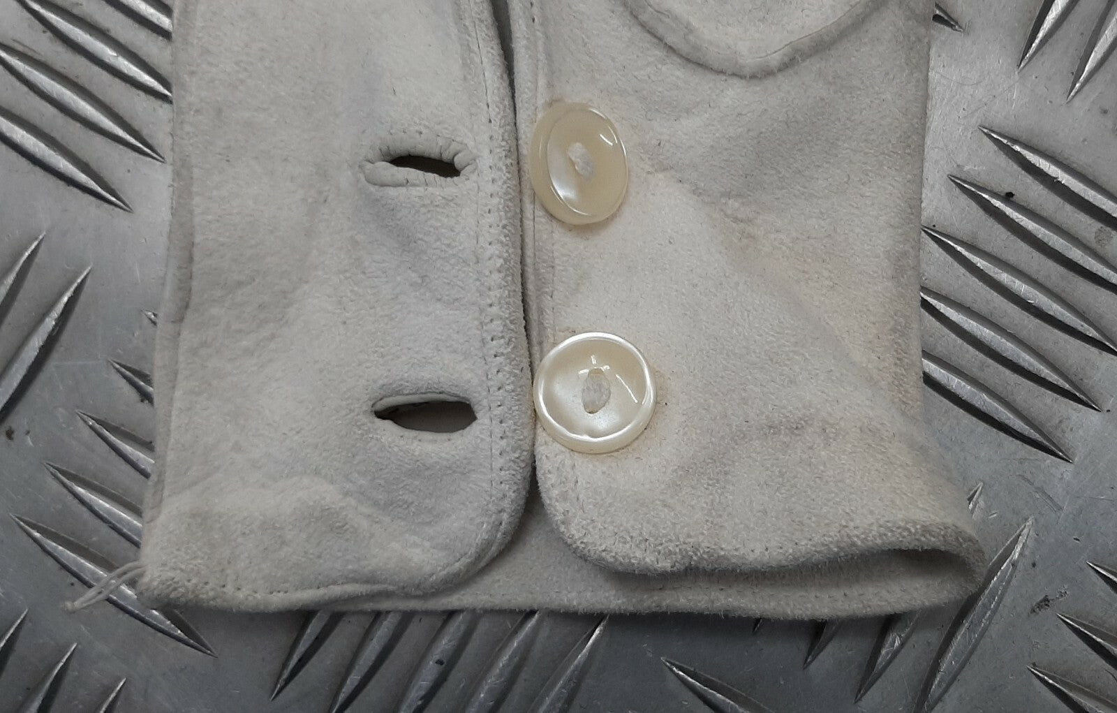Genuine British Ceremonial Deerskin 3 Dart Leather Gloves Shop Soiled