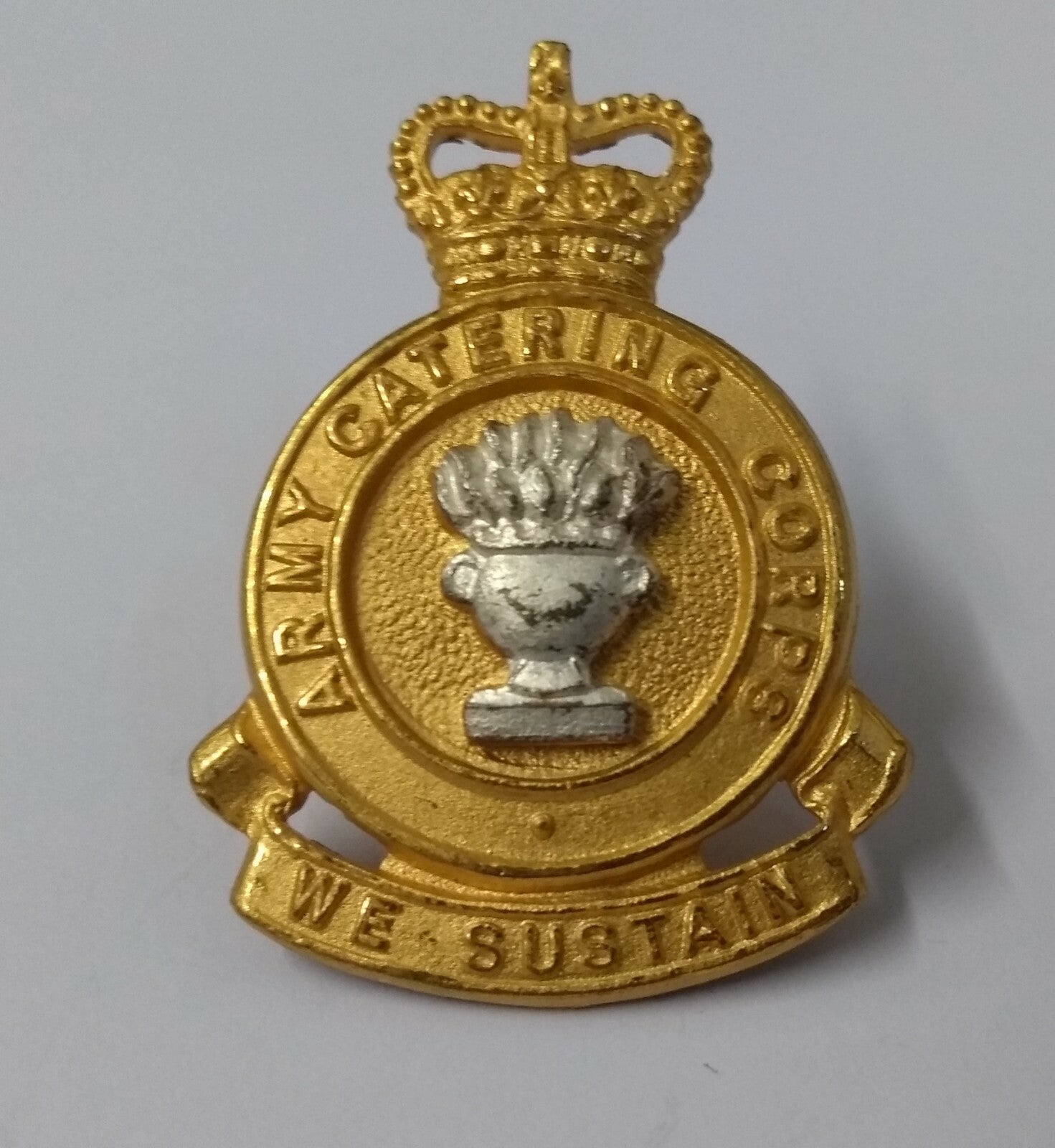 Vintage Hat Badge British Army Issue Army Catering Corps Old Pattern