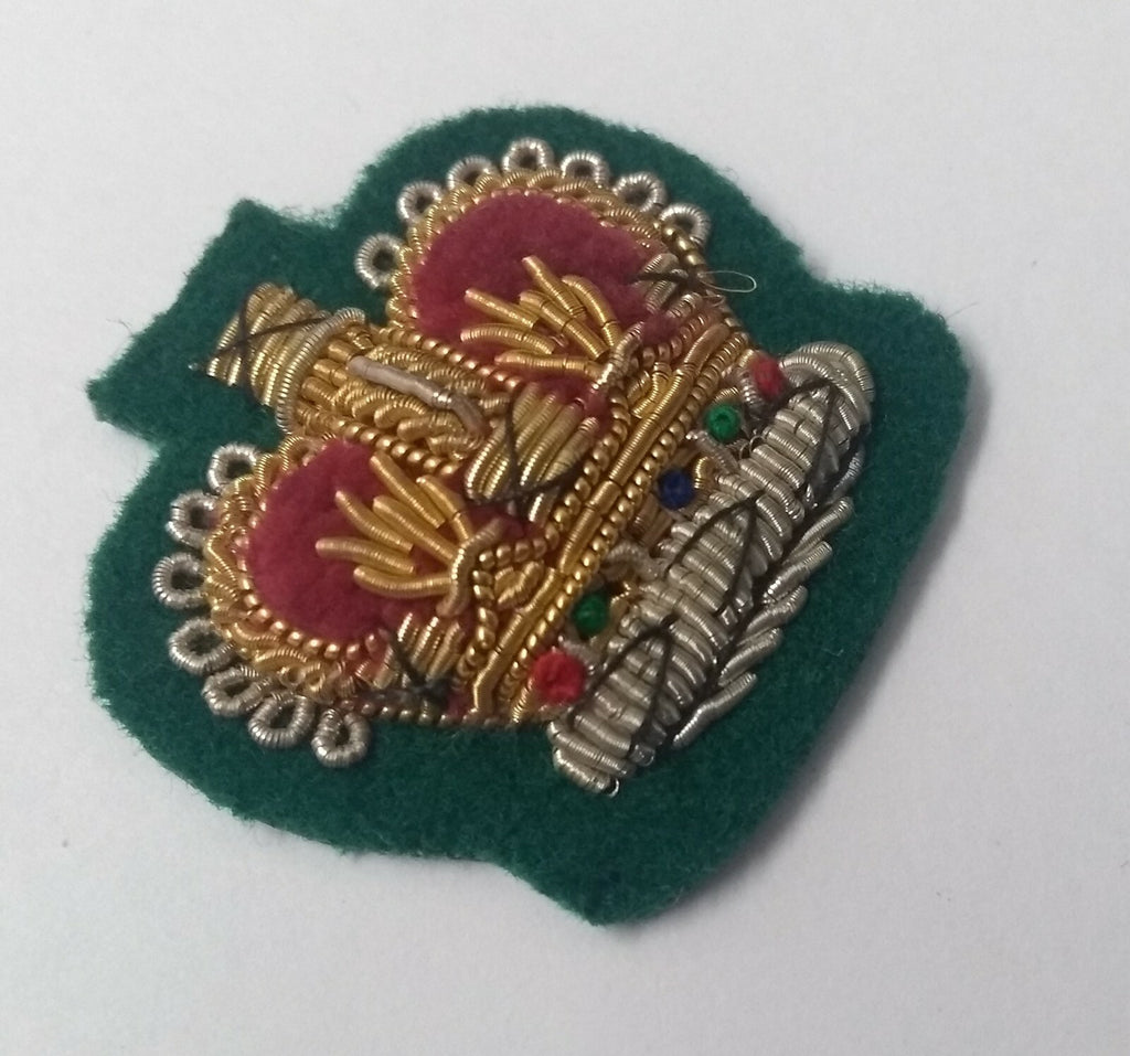 Genuine Vintage British Braided QC S SGT Crown on Green Felt