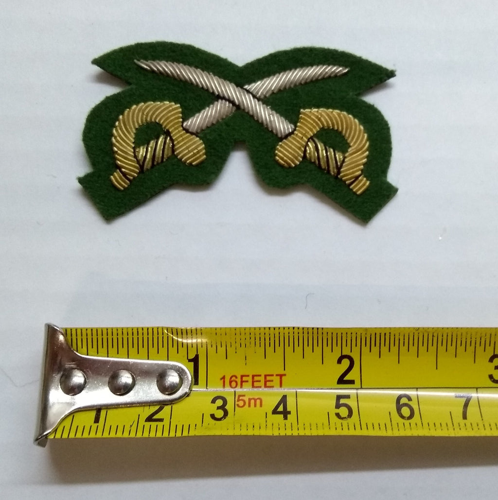 Mess Kit Badge PtI Cross Swords Green British Hand Embroidered Insignia Patch