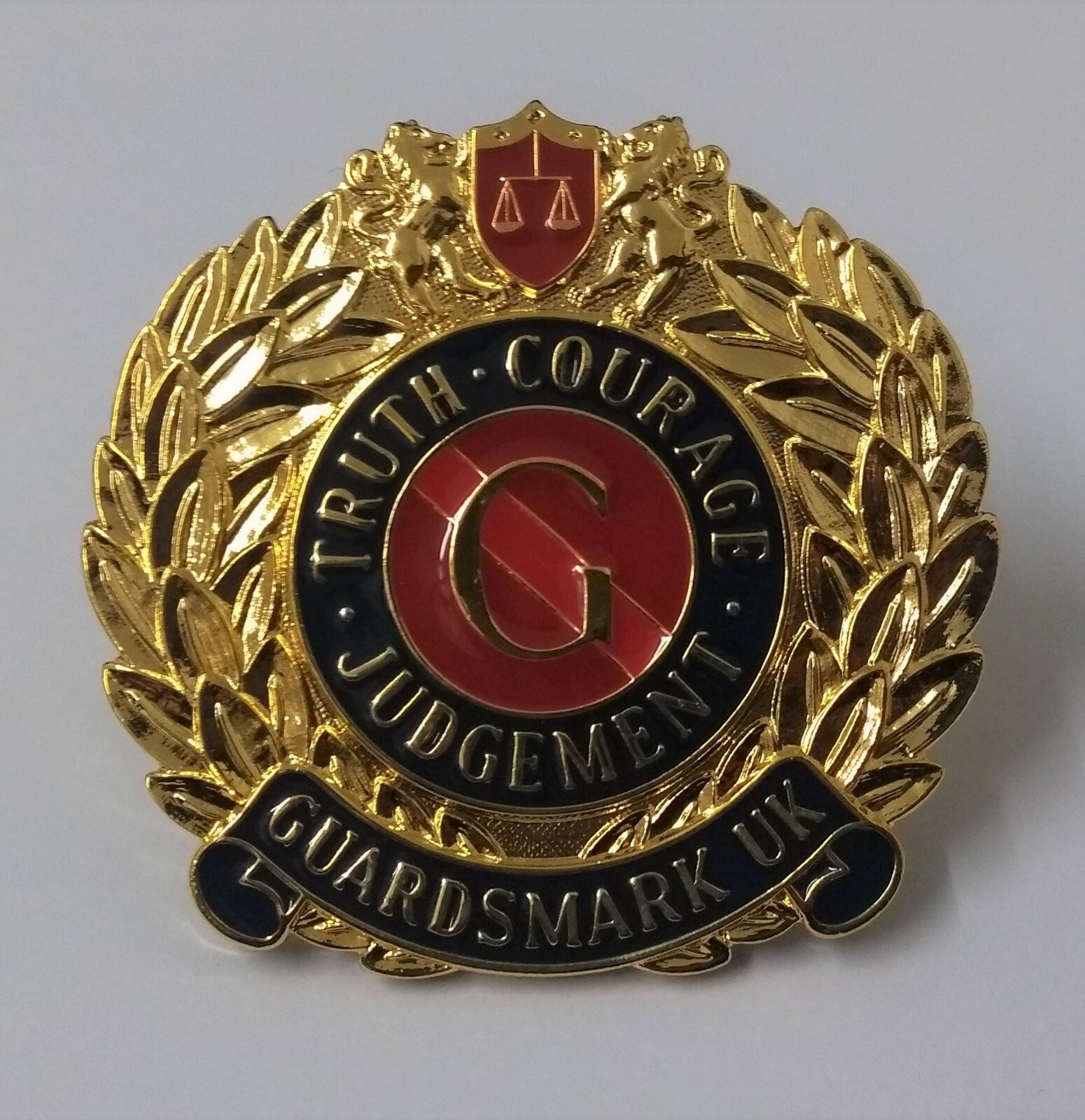 Genuine Guardsmark UK "Truth Courage Judgement" Insignia Hat Badge NEW - GIM 7