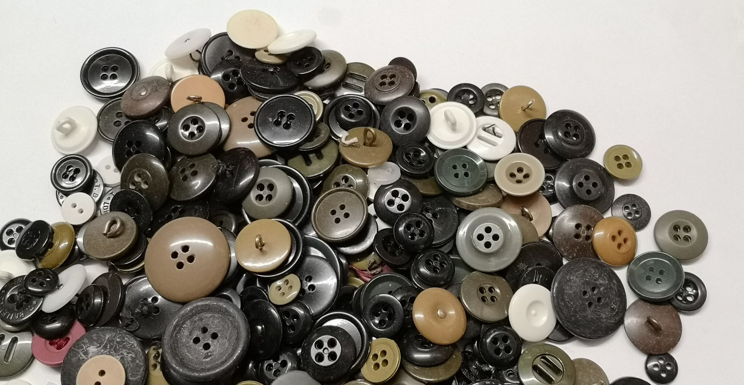 Vintage Style Unsorted Mixed Styles, Sizes & Colours Buttons 500g Lot#32