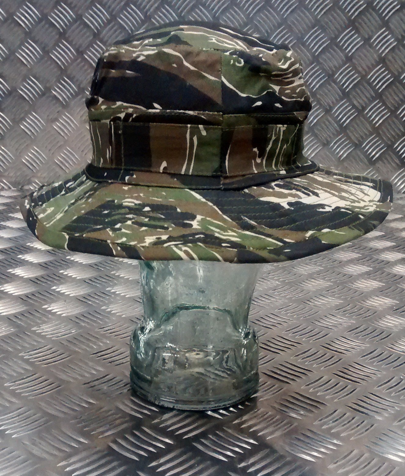 Military Style Special Forces Boonie Hat / Bush Hat Short Brim Tiger Camo - NEW