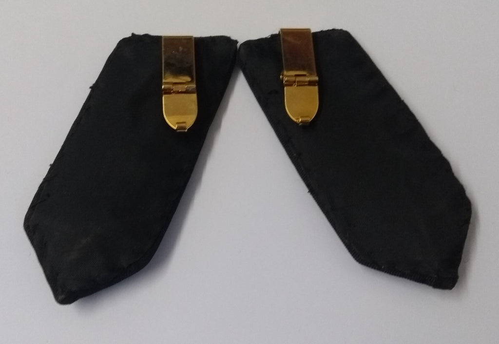 Green Gorgets Collar Tabs With Silver Leaf Insignia Plain Buttons & Clip Backs