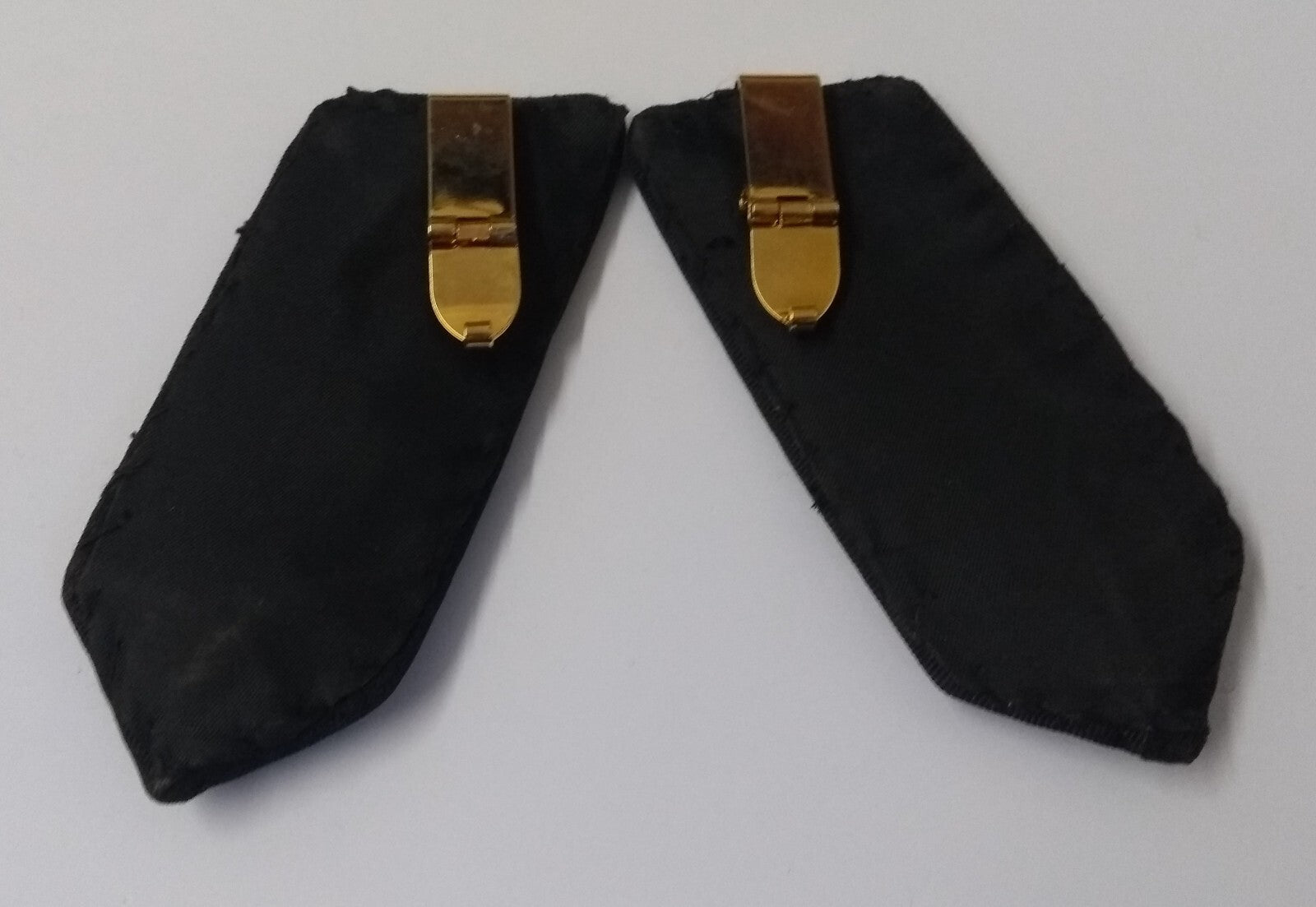 Green Gorgets Collar Tabs With Silver Leaf Insignia Plain Buttons & Clip Backs