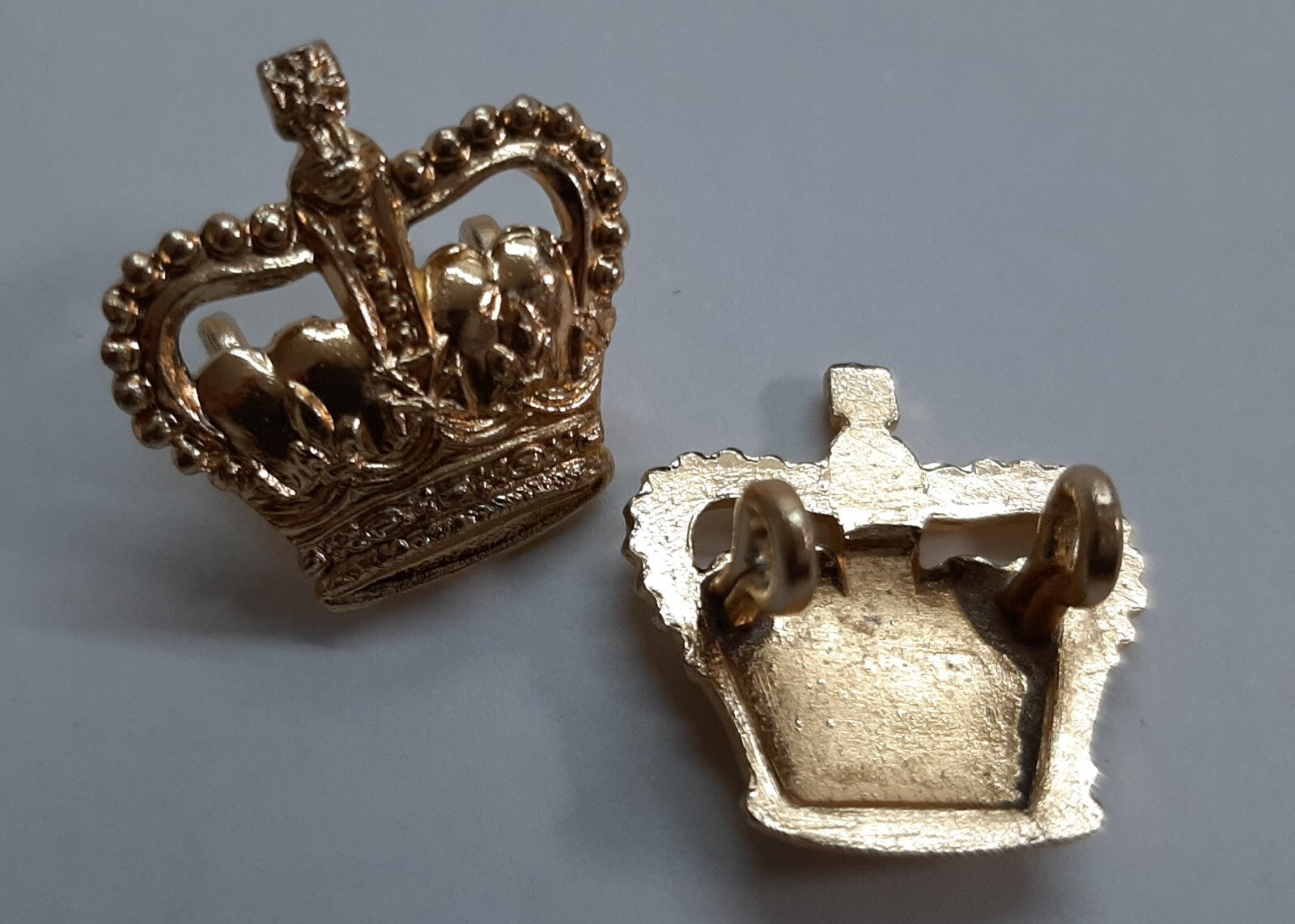 Crown Badges RAF Royal Air Force - Naval OFC Type No Fittings 1 Pair NOS