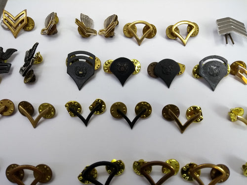 US & Other Metal Badges, Pins, Bars, Chevrons & Ranks x30 Assorted Joblot