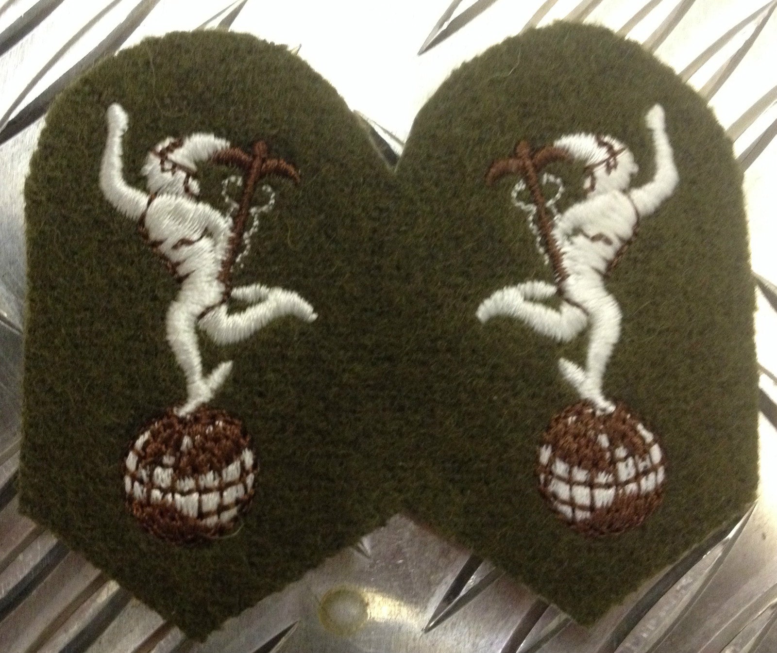 Genuine British Army No2 Dress Royal Corps of Signals NCO`s Badge/Patch - NEW