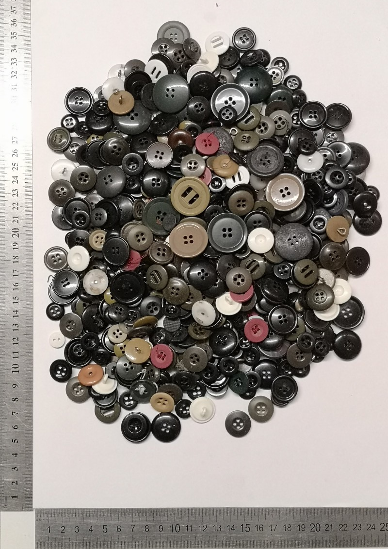 Vintage Style Unsorted Mixed Styles, Sizes & Colours Buttons 500g Lot#29