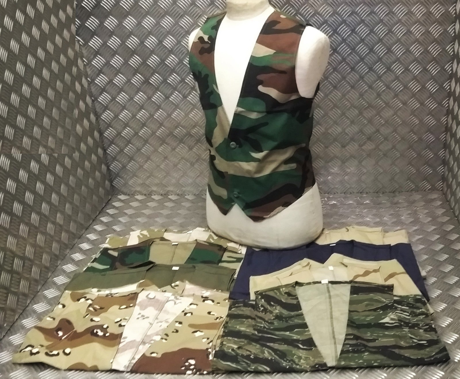 Boys & Girls Lightweight Waistcoat Fancy Dress Camo Combat Army Soldier