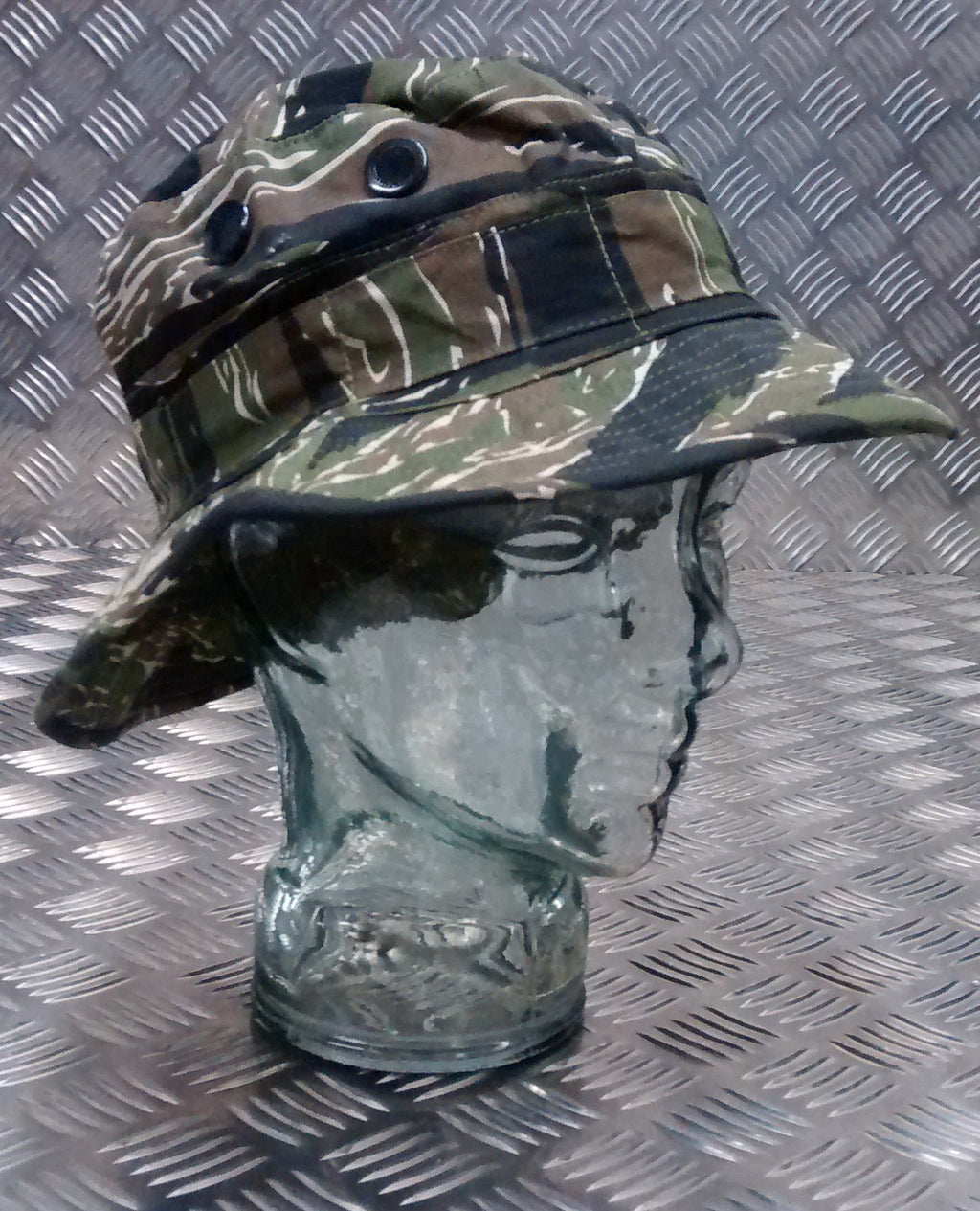 Military Style Special Forces Boonie Hat / Bush Hat Short Brim Tiger Camo - NEW