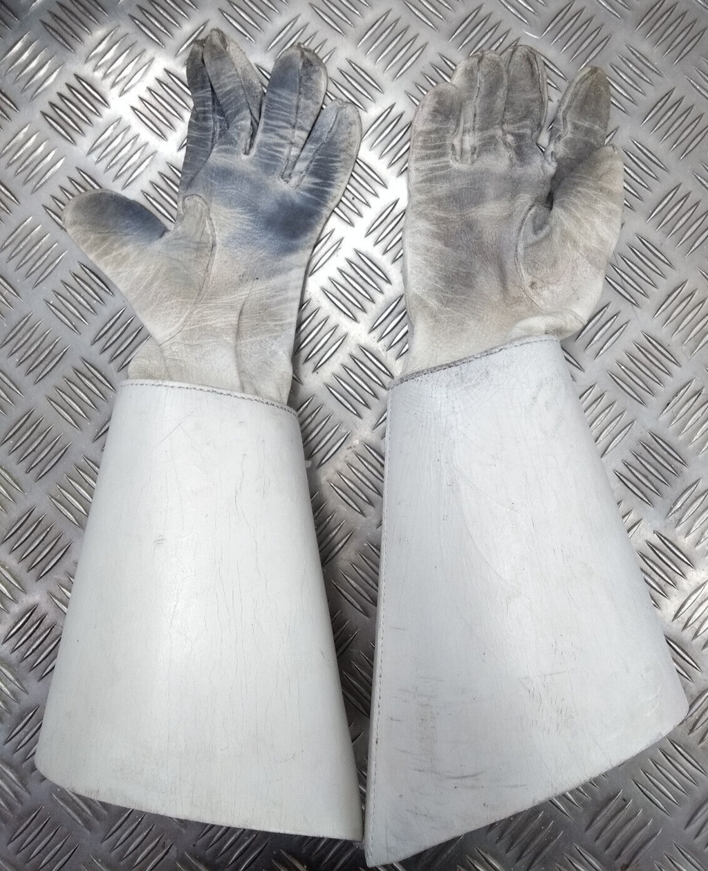 British Army Household Cavalry White Leather Gauntlet Parade Gloves Size 9.5