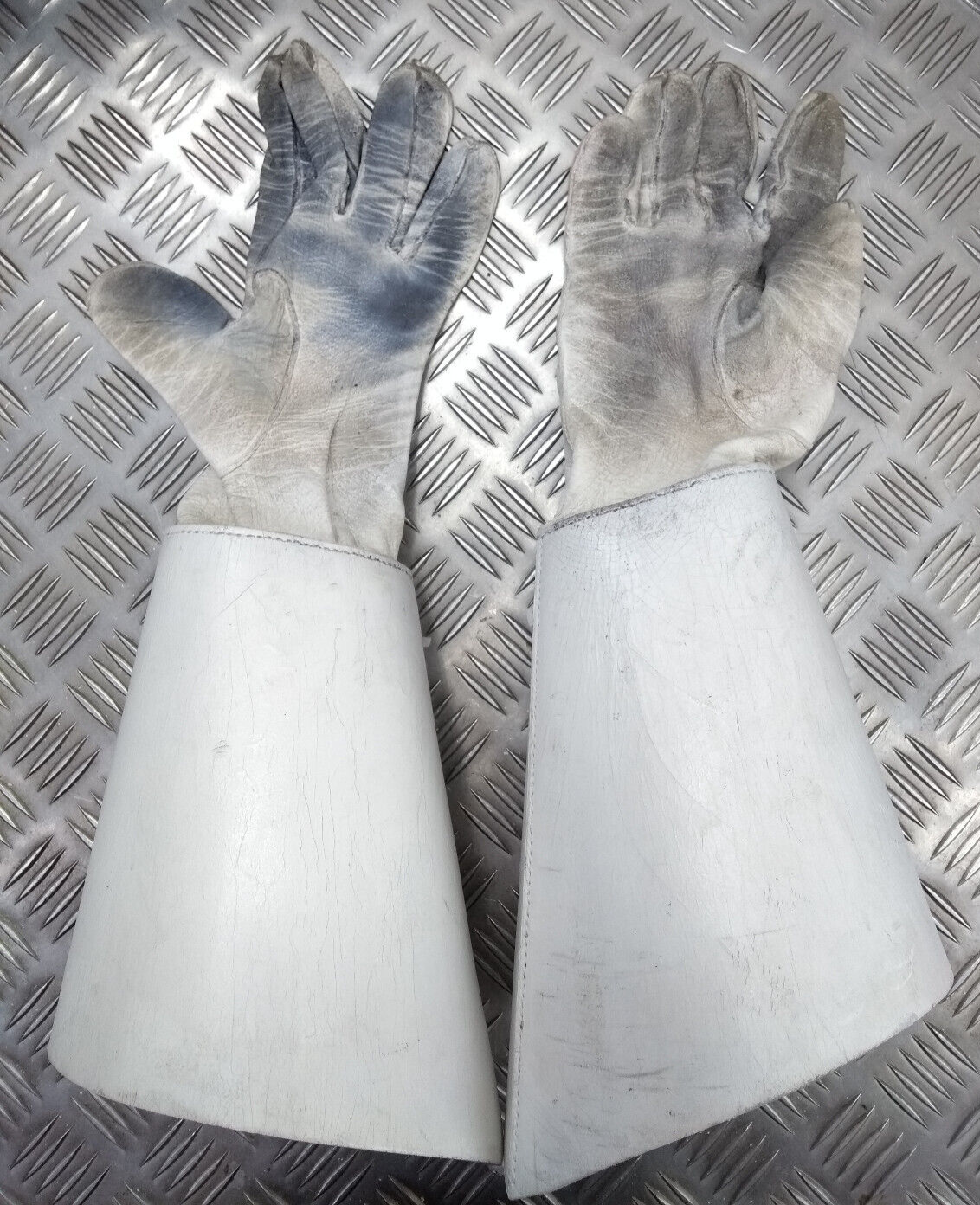British Army Household Cavalry White Leather Gauntlet Parade Gloves Size 9.5