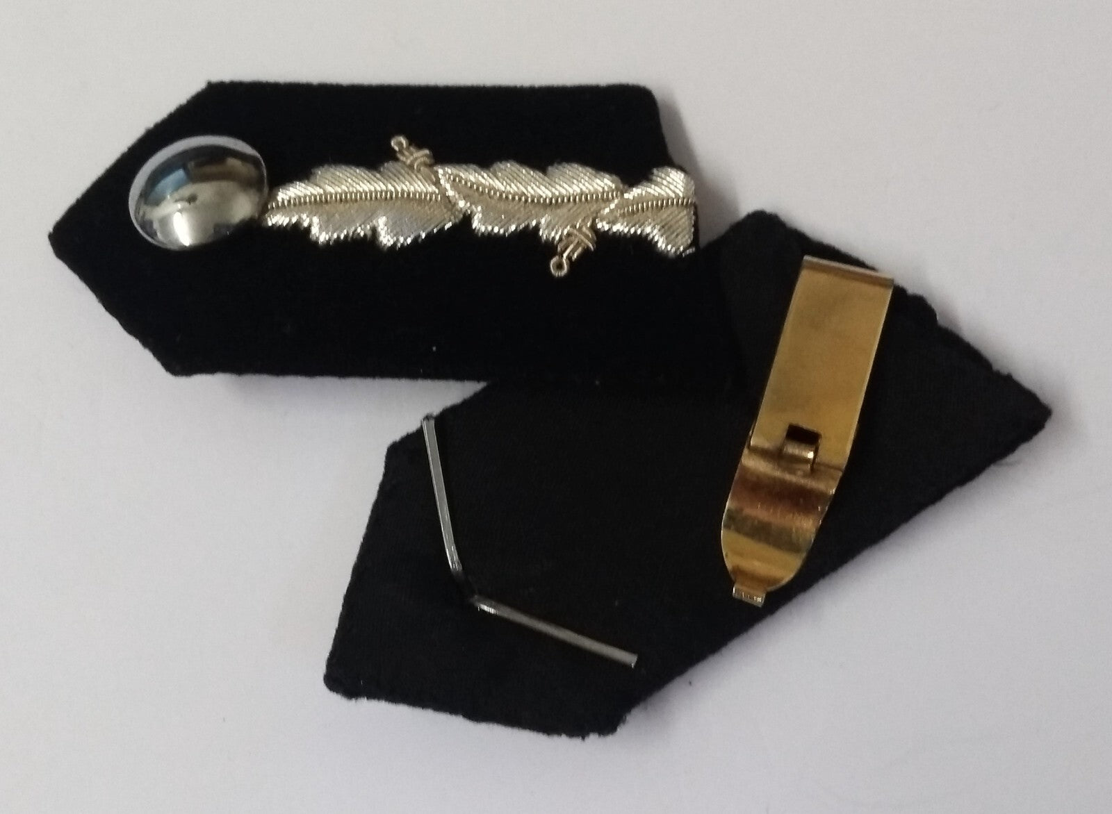Black Gorgets Collar Tabs With Silver Leaf Insignia Plain Buttons & Clip Backs M