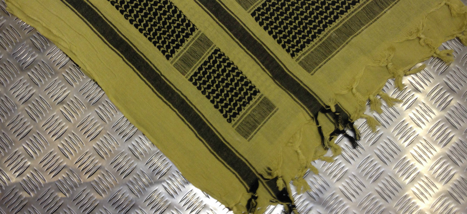 100% Cotton Shemagh / Arab Scarf / Pashmina / Wrap / Sarong. Beige & Black - NEW