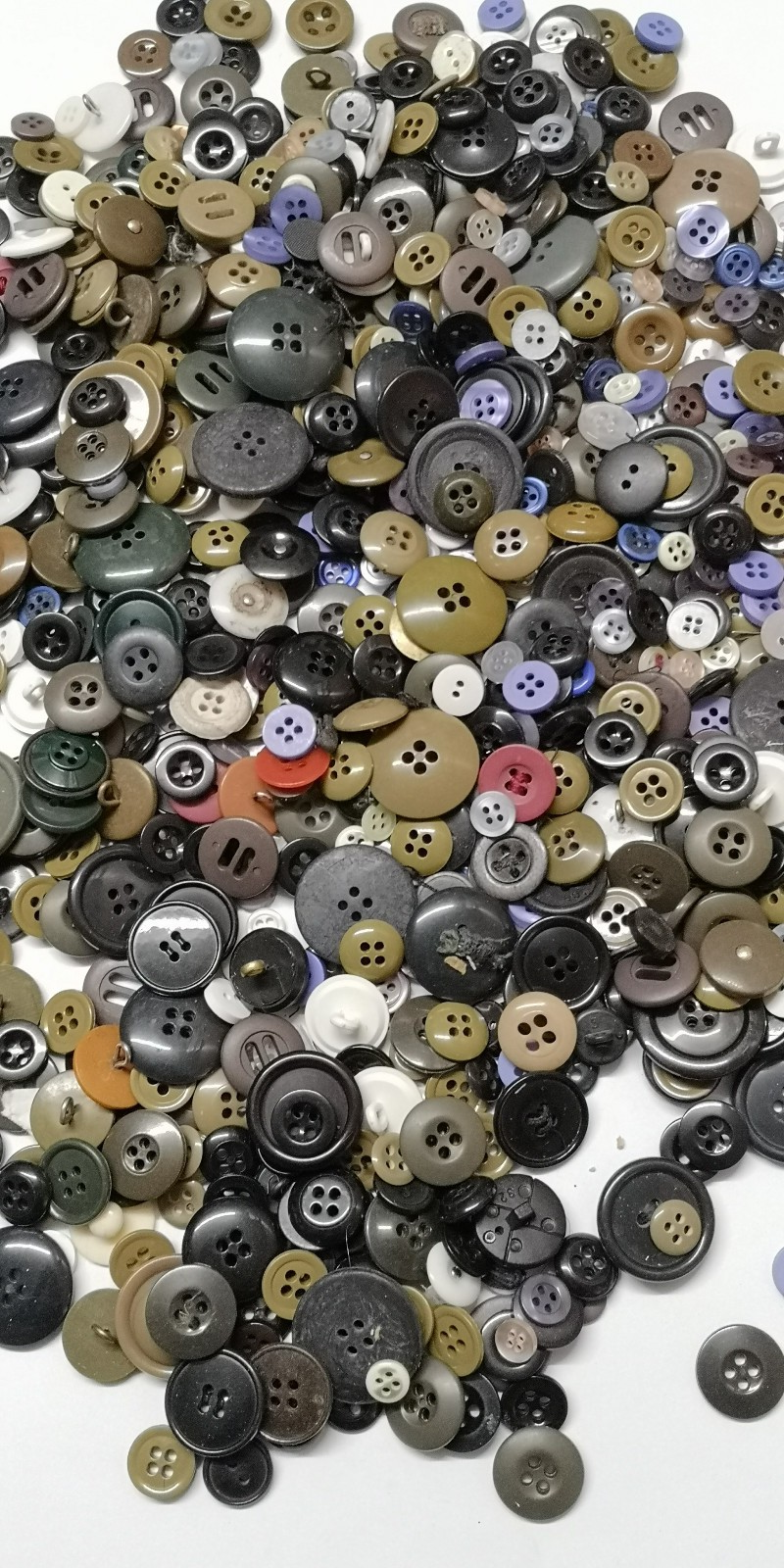 Vintage Style Unsorted Mixed Styles, Sizes & Colours Buttons 500g Lot#31