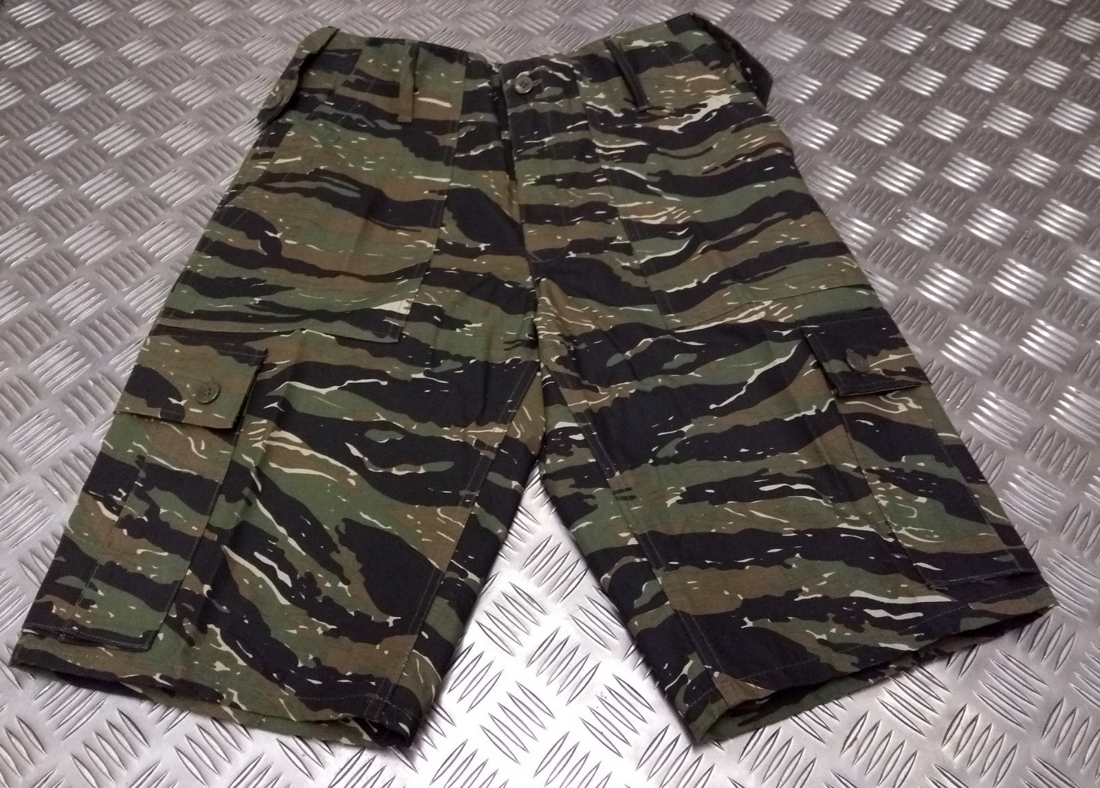Military Style Combat Cargo / Utility / Camo / Multicam Shorts - All Sizes - NEW