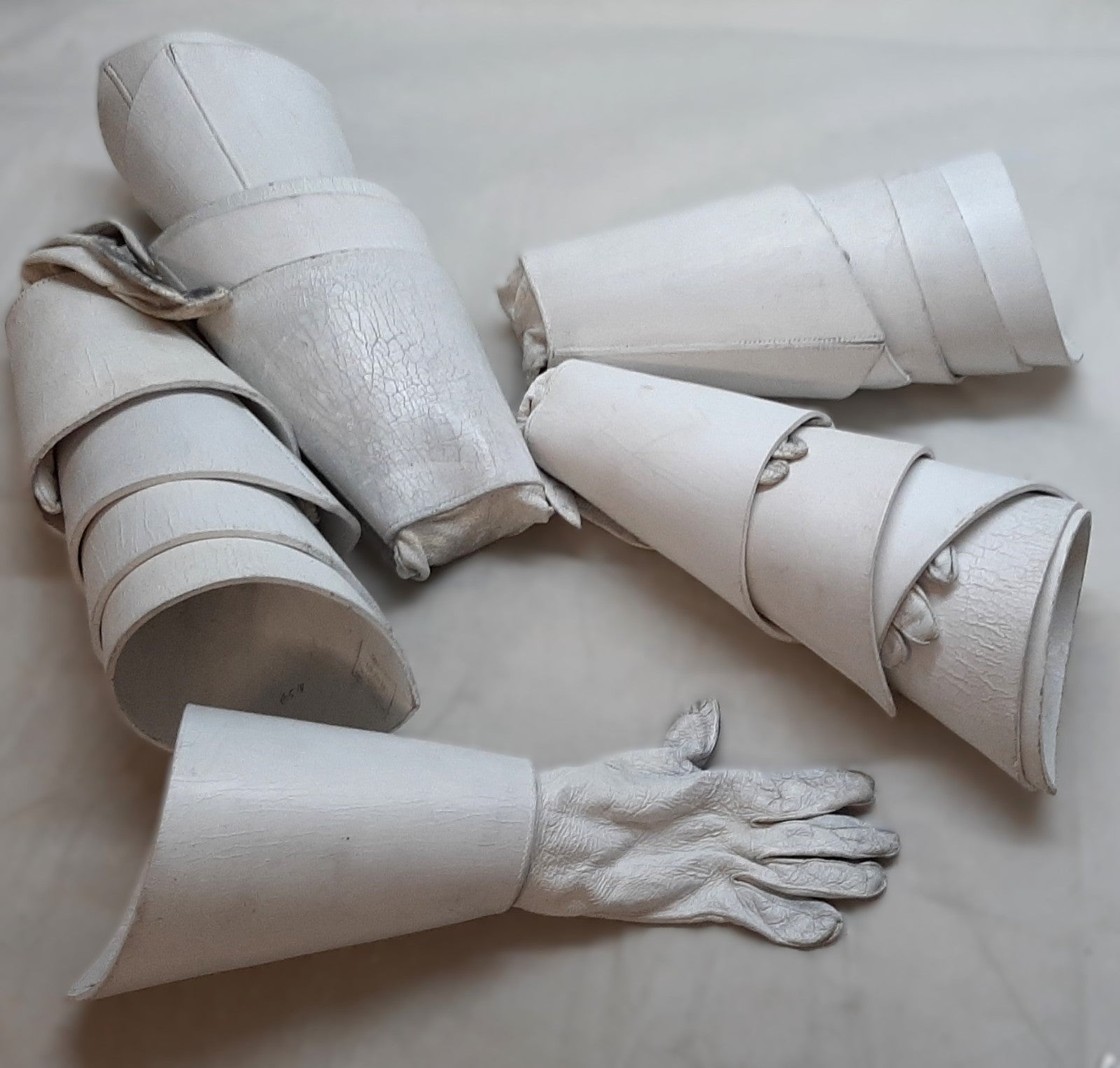 HCav White Gauntlets Bulk Lot of Unsorted Gloves UK GDS 10/Right 10/Left