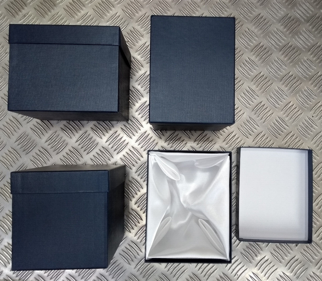 Decorative Blue Gift / Storage Boxes with White Canvas Lining & Removable Lid x4