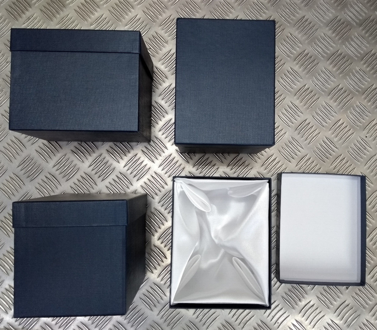 Decorative Blue Gift / Storage Boxes with White Canvas Lining & Removable Lid x4