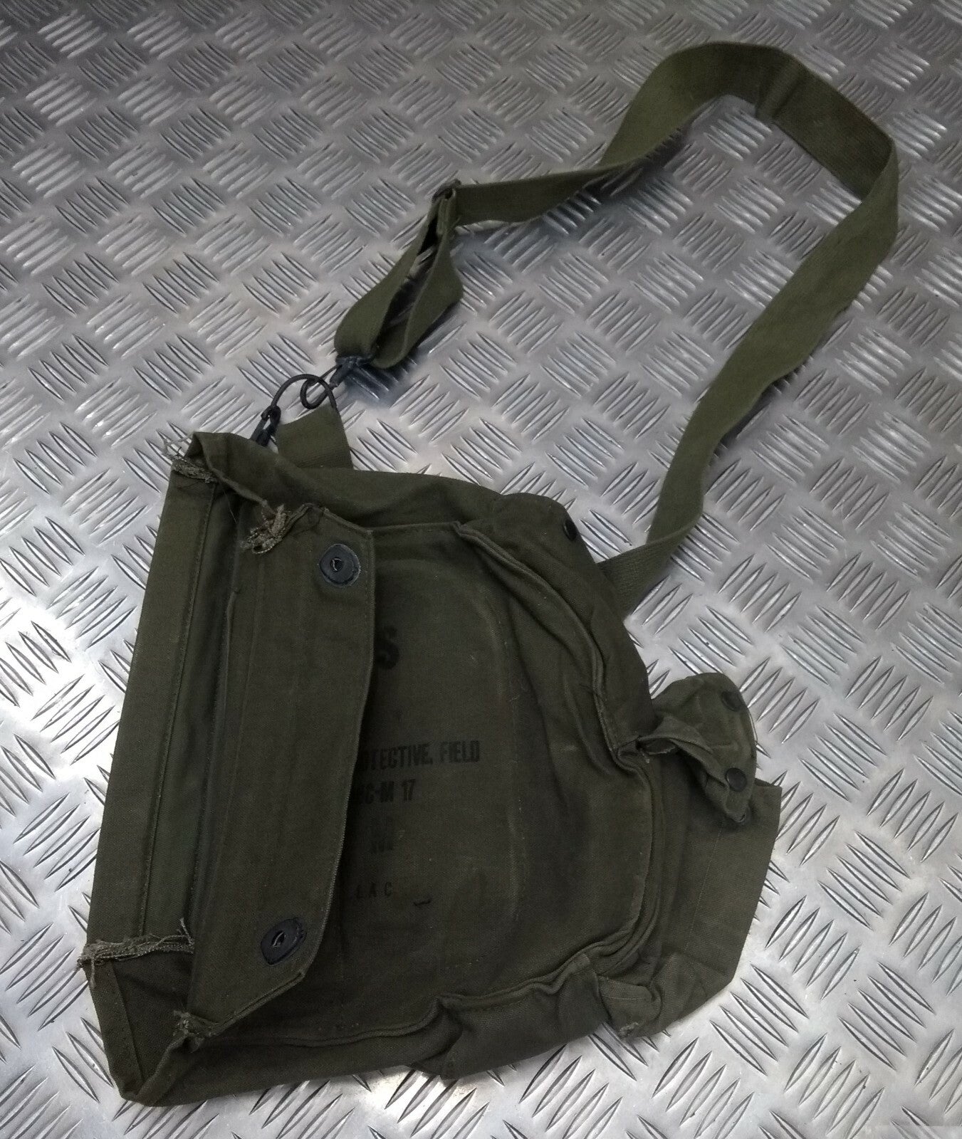 Vintage US MSA M17 Gas Bag Side Bag / Hip Bag USGI Vietnam
