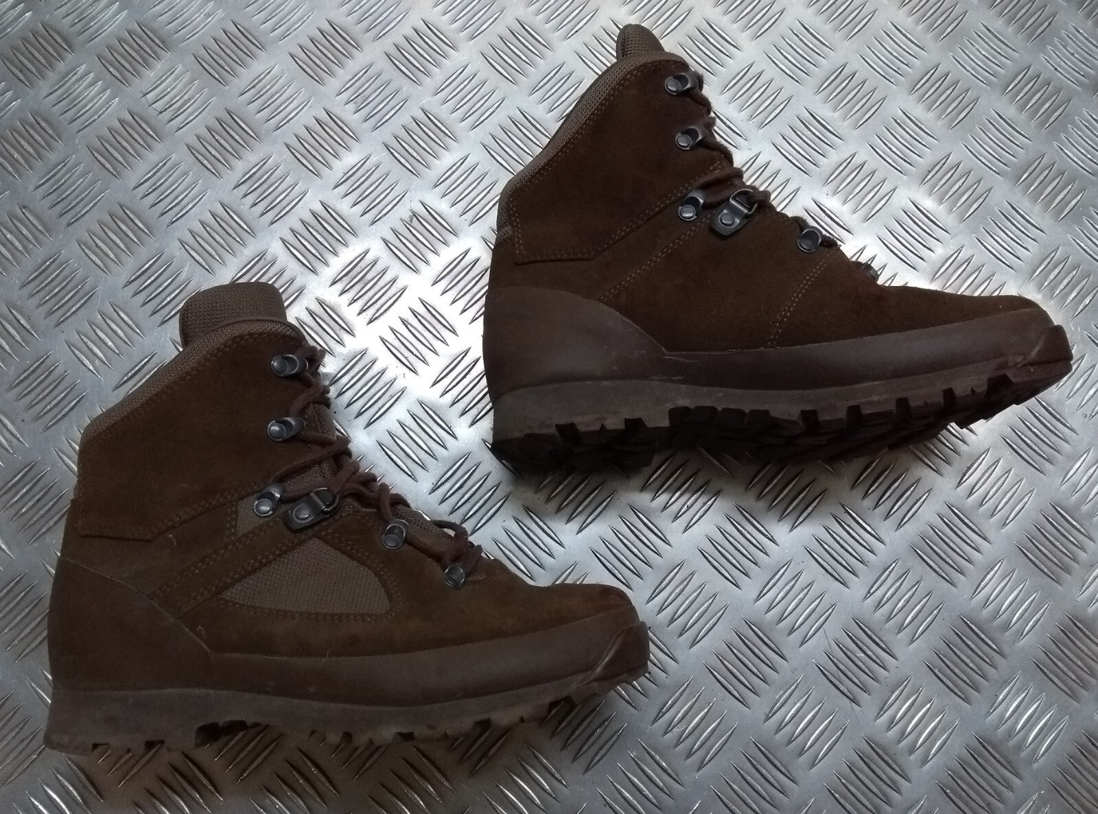 Haix Combat Boots Army High Liability B Suede Desert Footwear UK Spec 8M