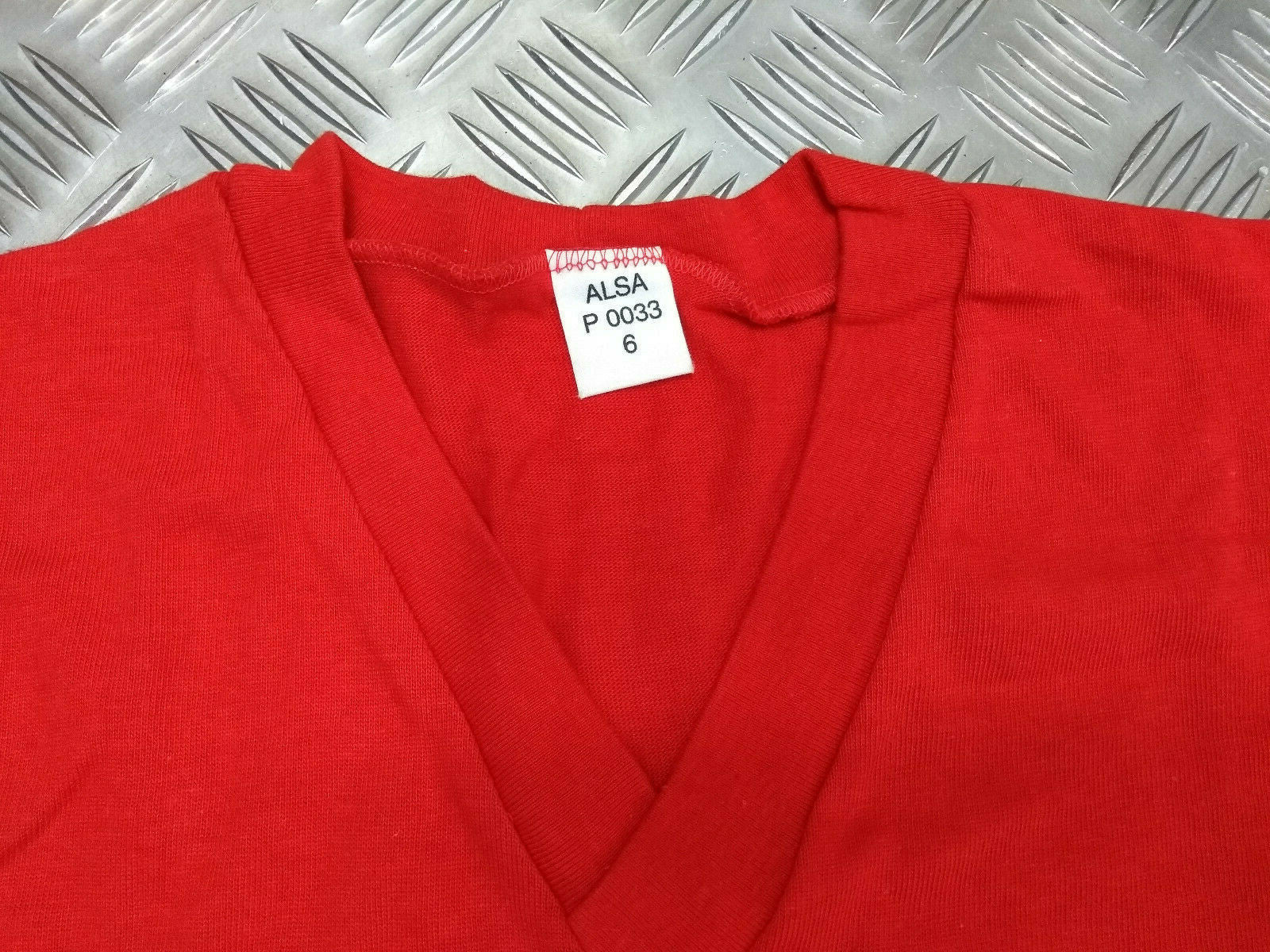 Genuine German 100% Cotton Red Short Sleeve V-neck T-shirt Medium - NEW
