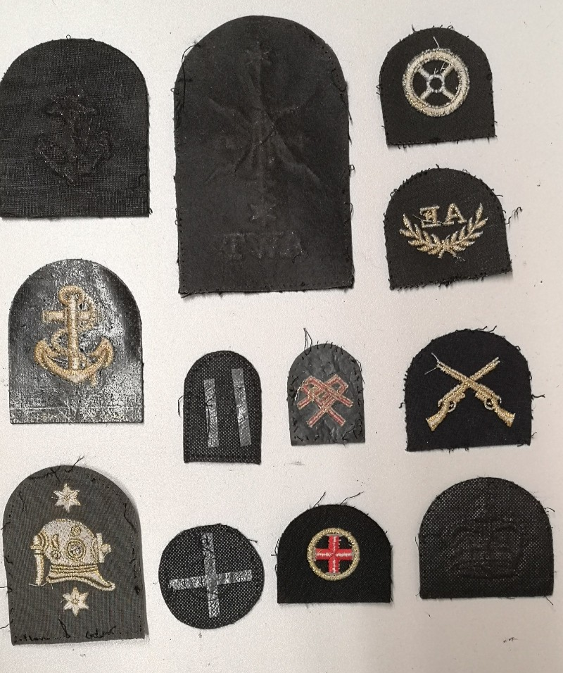 Royal Navy Qualification Cloth Patches Gold/Red on Black set of 12