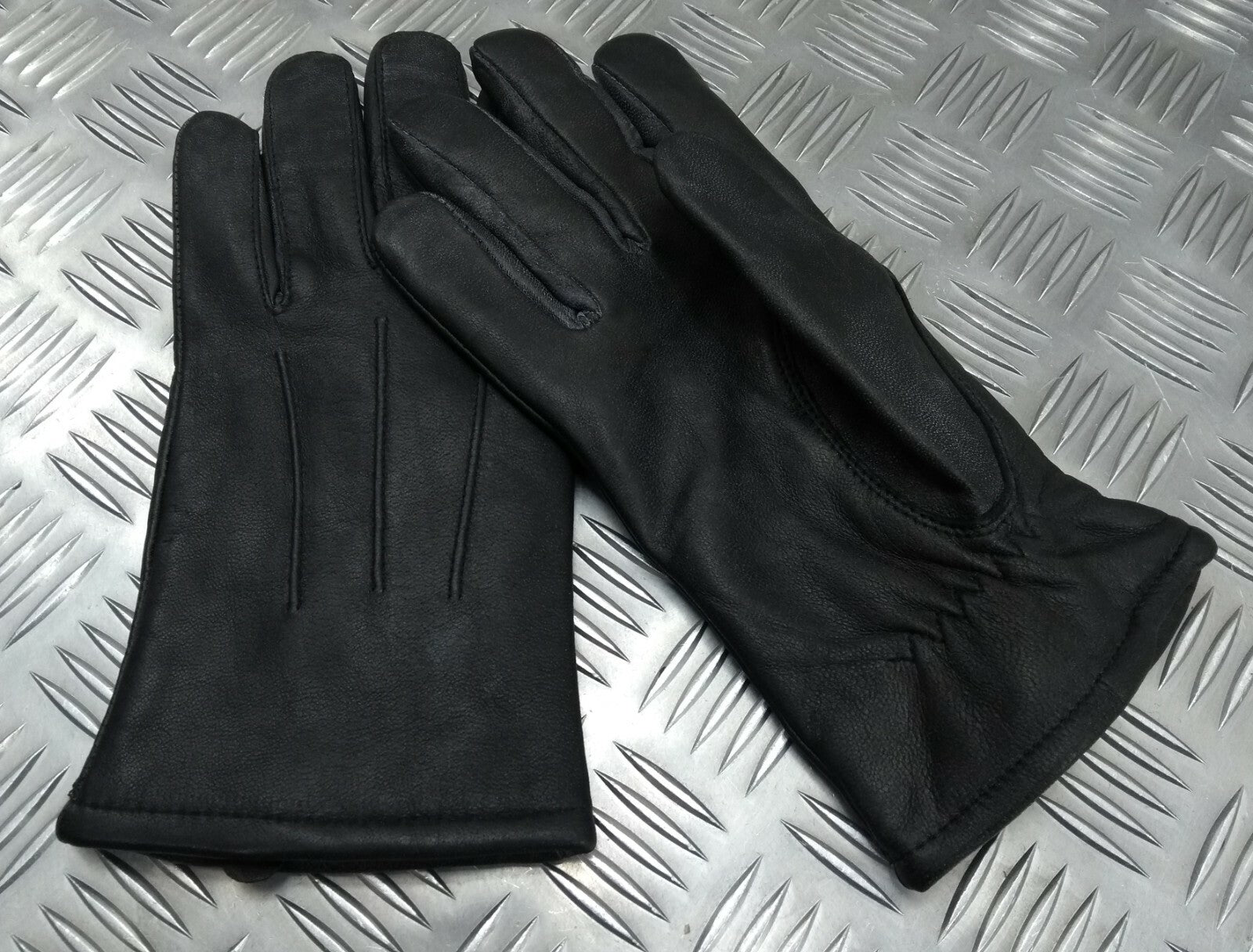 Military Style Black Leather Soft Thinsulate Lined 3 Dart Parade Gloves