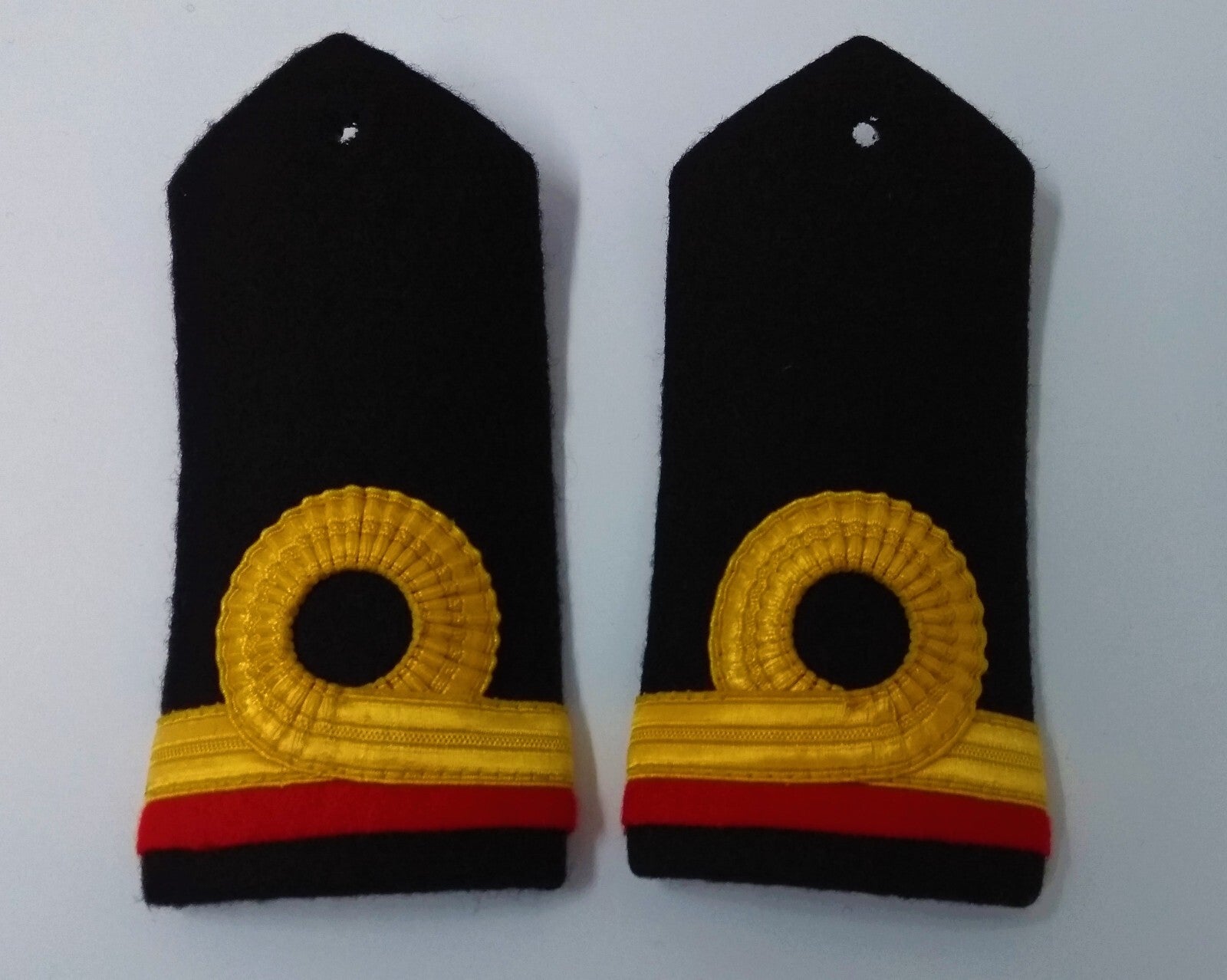 RN Shoulder Boards Genuine Royal Navy Issue Sub Lieutenant White Leather Backed