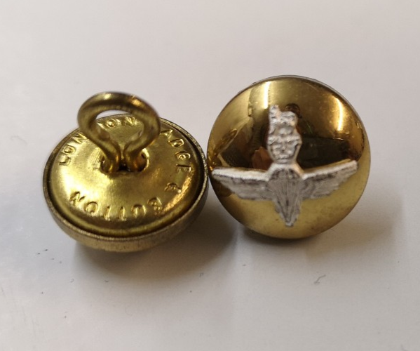 Parachute Regiment Mounted Insignia Buttons Size 24L x2