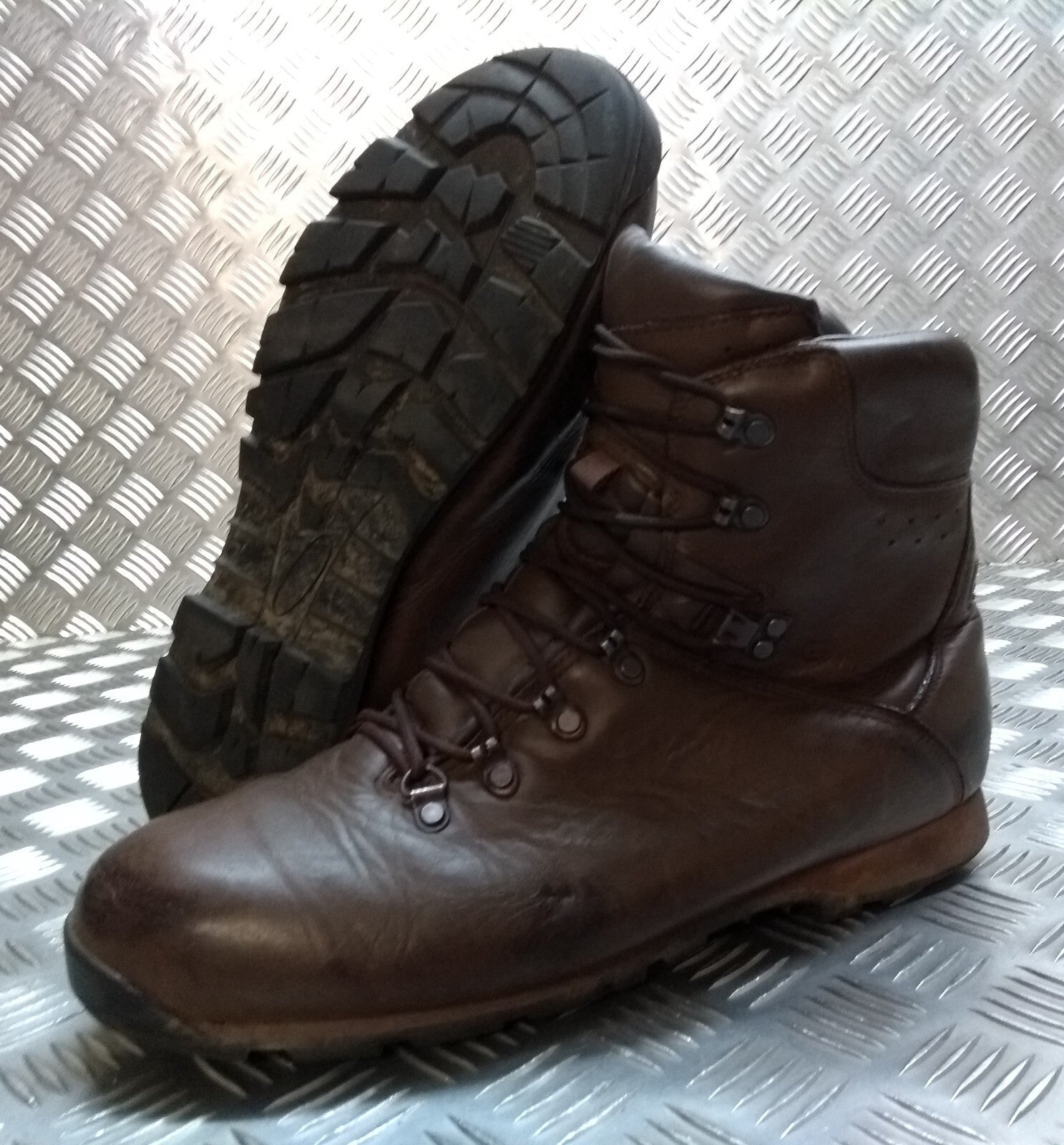 ITURRI Patrol Boots Army Tactical & Recognisance Lightweight UK 13M FAULTY