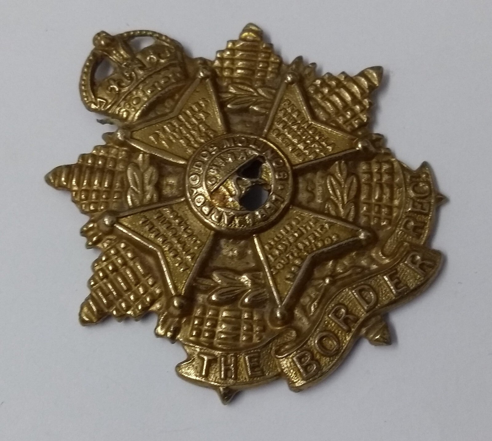 Vintage Kings Crown The Border Regiment Insignia Metal Badge British Army Issue