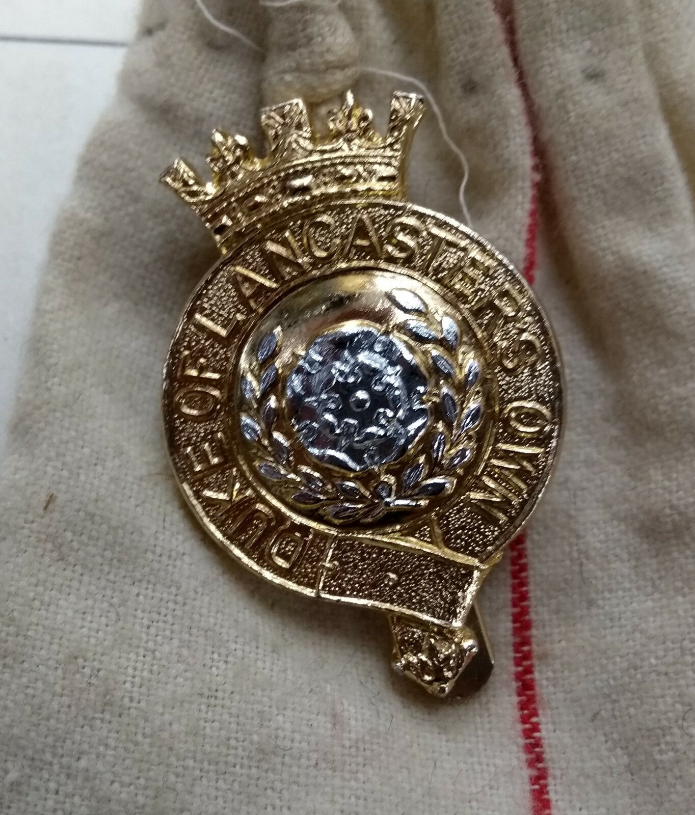 Genuine 1971 Vintage British Army Inspectorate of Stores Metal Badge Sample Card